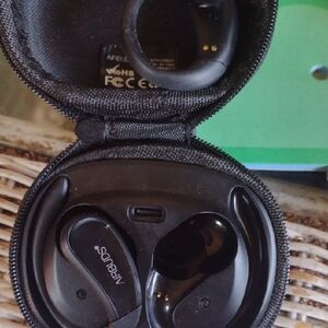 Air buds Black Wireless Earbuds with Charging Case-Air Sport X5 NWOT